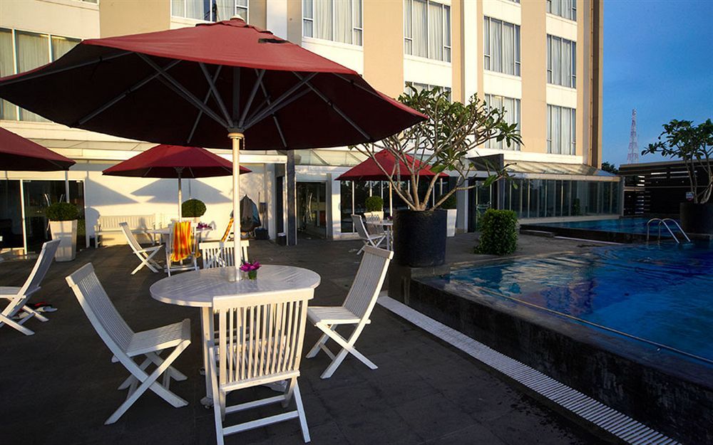 The Arista Hotel Palembang Exterior photo